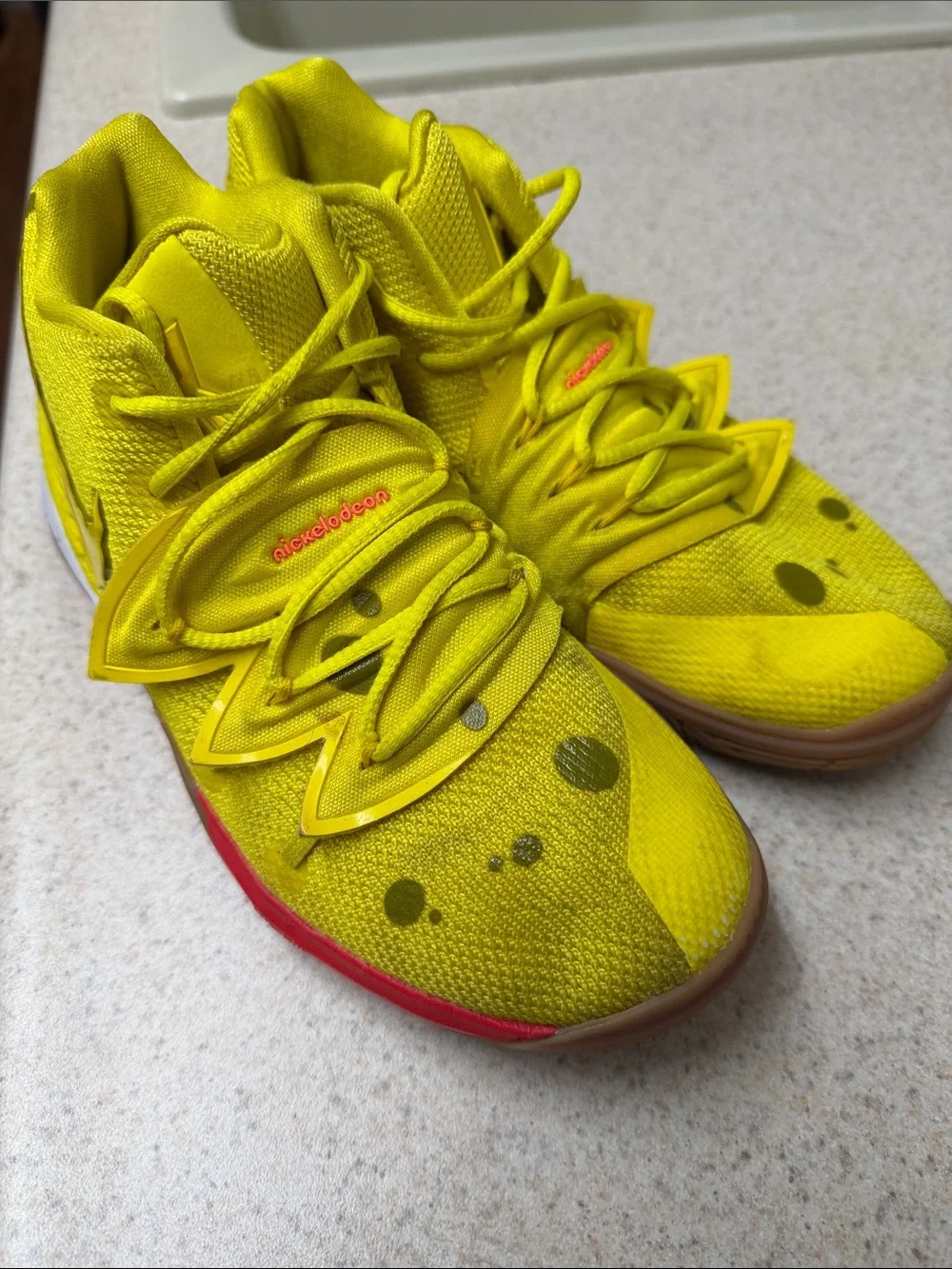 Nike Kyrie 5 x SpongeBob SquarePants